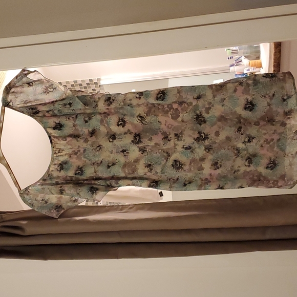 Womens dress - Picture 1 of 4